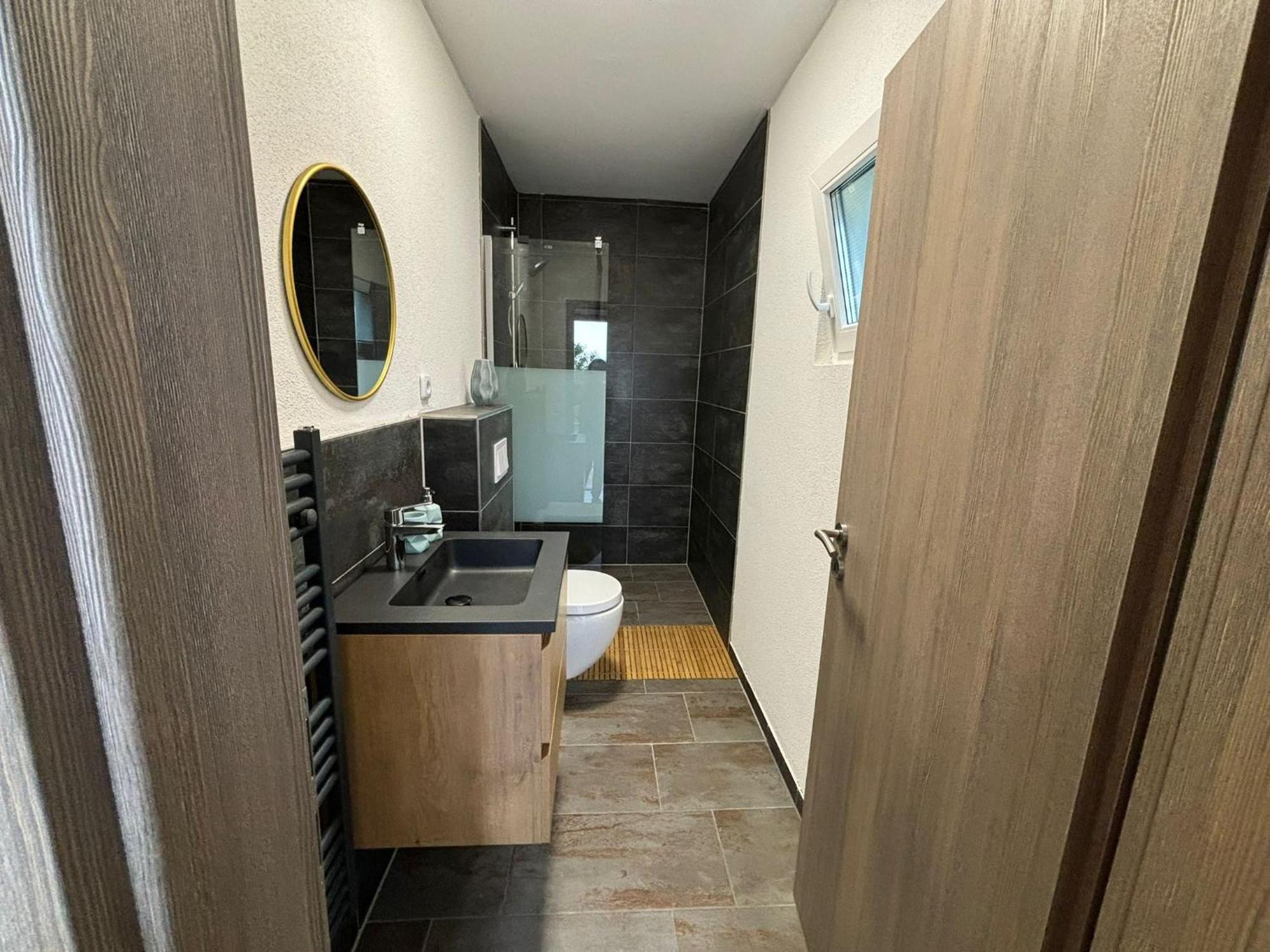 International 8 Apartment *